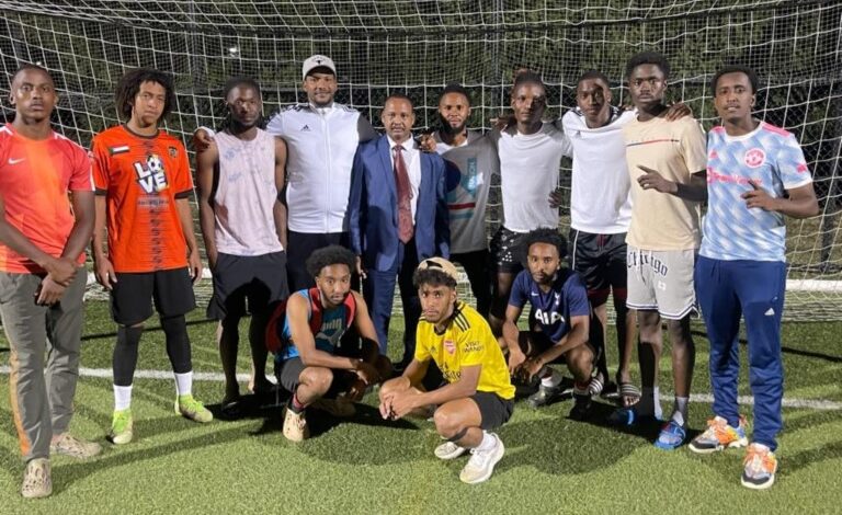 من شرفة الكرنفال .. منتخب فلادلفيا يُتوّج بطلاً لدورة شهداء فلادلفيا المحرر مع فريق فريق فلادلفيا بطل الدورى 768x576 1