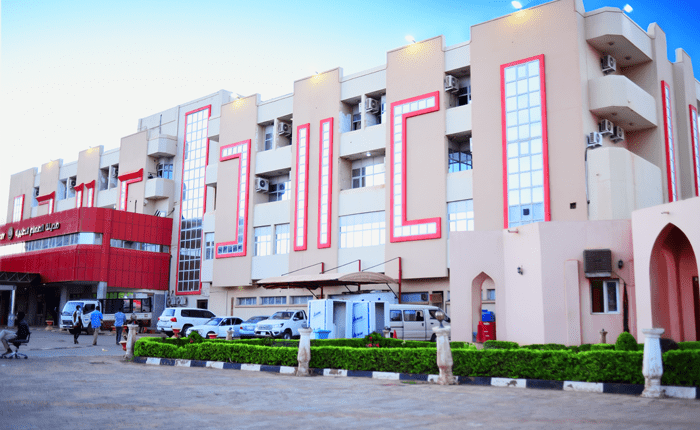 لجنة المعلّمين السودانيين تعلن احتلال مدينة المعلّم الطبية بالقوّة 2 700x430 1