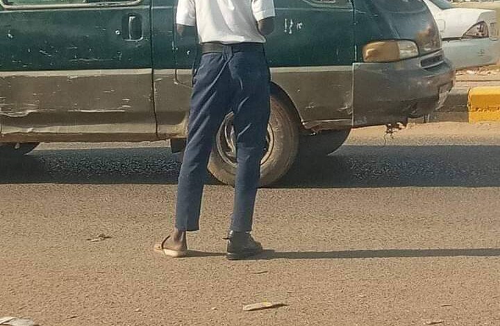 صورة لرجل مرور سوداني تثير ضجة واسعة في وسائل التواصل الحديثة FB IMG 1665665080954 720x470 1