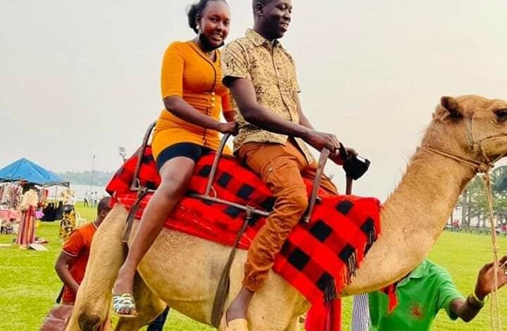 في اطلالة جديدة السودانية احسان تنشر صورة وزوجها بيوغندا FB IMG 1666212486443 720x470 1