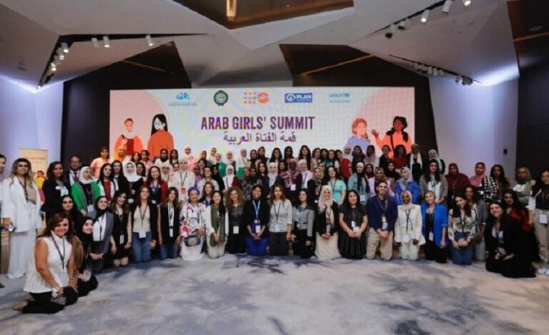 مشاركة سودانية في مؤتمر قمة الفتاة العربية بالاردن التعليم للجميع 768x490 1