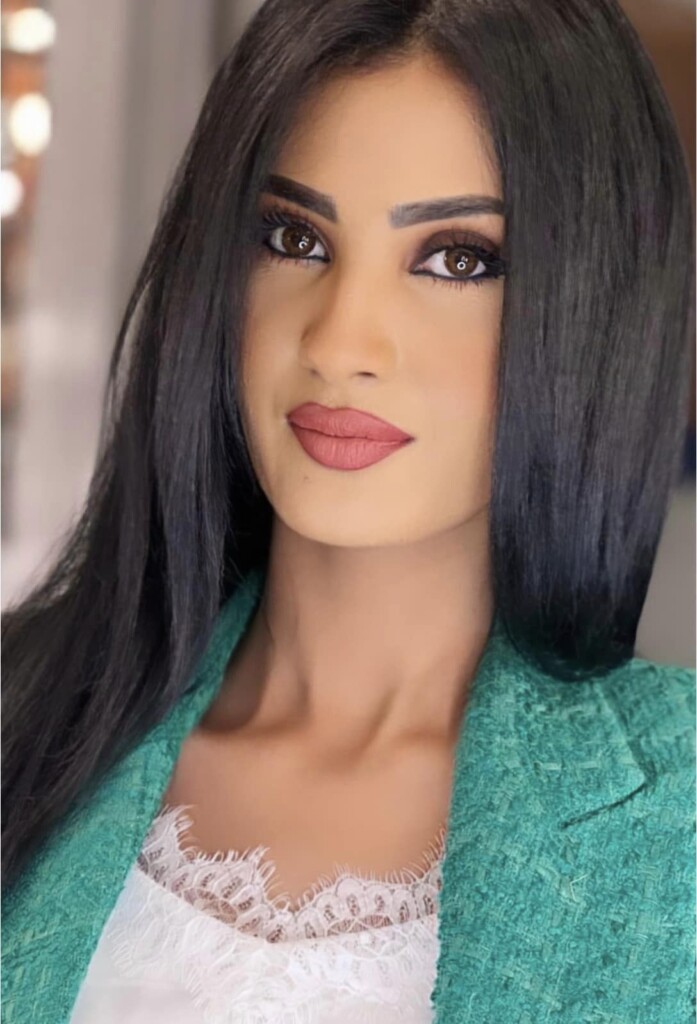 شاهد بالفيديو.. بأزياء مثيرة للجدل المذيعة تسابيح خاطر تشعل مواقع التواصل الاجتماعي ببلادها خلال تقديمها نشرة إخبارية تسابيح33 697x1024 1