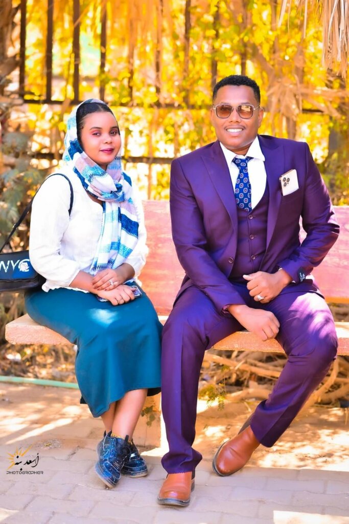 آلاف التعليقات على صورة تجمع رجل أعمال شهير بنجمة قناة شارعنا ابرار أمير FB IMG 1670950369631 683x1024 1