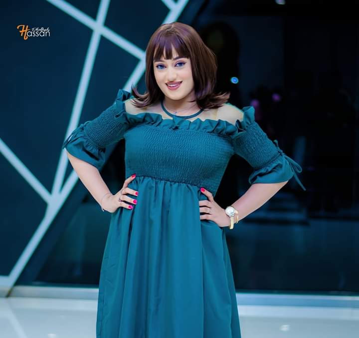 شاهد بالفيديو.. المودل آية أفرو تعود لإثارة الجدل على مواقع التواصل تعلن دعمها الكامل للجيش وتهاجم النشطاء وتصفهم بالمنافقين FB IMG 1671885674787