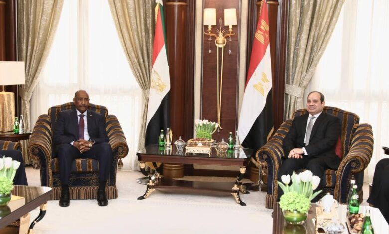 السودان يبعث بتطمينات لمصر بحسم التمرد في الولاية الشمالية البرهان والسيسي - السودان يبعث بتطمينات لمصر بحسم التمرد في الولاية الشمالية