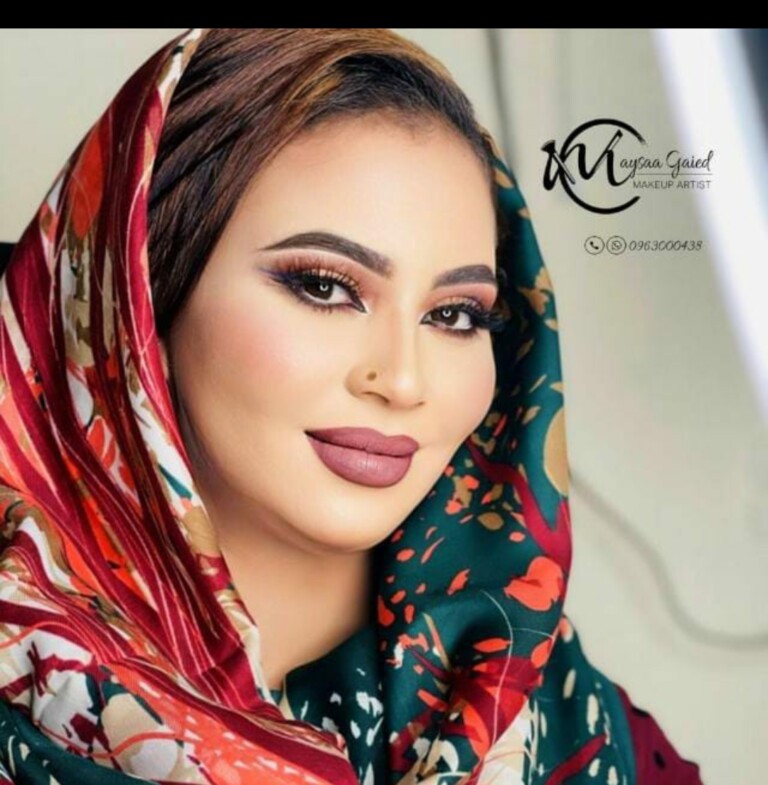 شاهد بالصورة والفيديو.. جمهور مواقع التواصل يسخر من فنانة سودانية حسناء صاعدة حديثاً بعد ترديدها إحدى أغنيات الربابة الشهيرة (شكلك سمح لكن صوتك ما سمح) 299729489 107110352115000 2946547446162064085 n 768x785 1