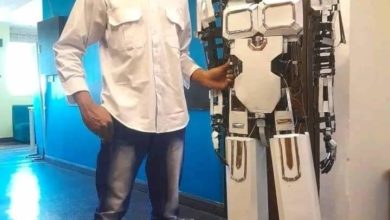 سوداني صانع الروبوتات
