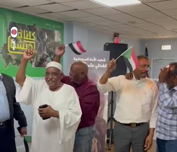 شاهد بالفيديو…سودانيين بمدينة نيوجيرسي الأمريكية ينظمون فعالية مساندة ودعم للقوات المسلحة 2CCE1931 49E7 45CF 8DAC C1498D2AEC27