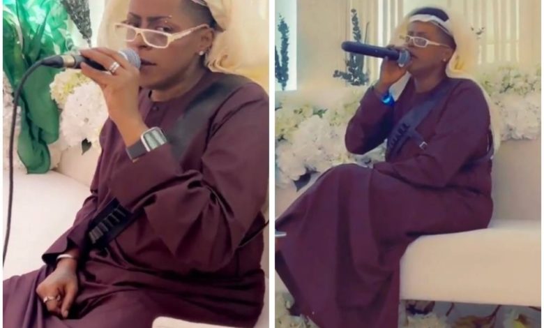 شاهد .. مطربة شعبية تظهر بإطلالة رجالية خلال إحيائها حفلا غنائيا وتثير الجدل تنزيل 14