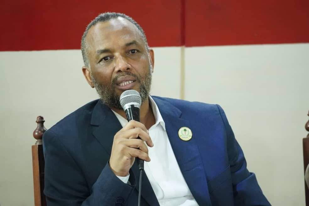 وزيرا الصحة الإتحادي وصحة اقليم دارفور يناقشان الوضع الصحي بالإقليم