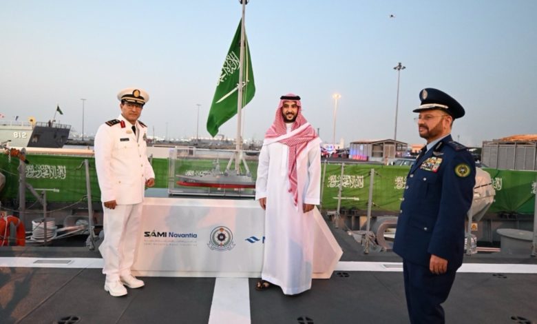 وزير الدفاع السعودي يدشن سفينة "جلالة الملك جازان" تنزيل 5