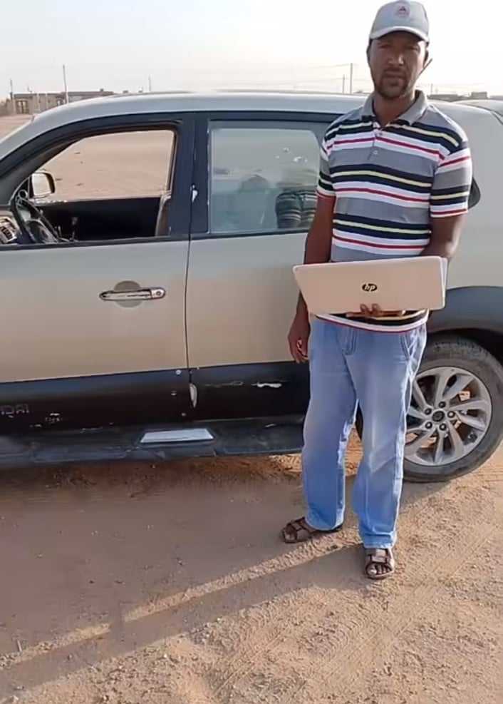 شاهد بالصورة والفيديو.. من إحدى المدن السودانية ورغم الظروف الصعبة.. مهندس سوداني شاب يدشن اختراعه الذي يسمح بقيادة السيارة بدون “سائق” والإشادات تنهال عليه 428219451 414031224519367 4210942562253337373 n