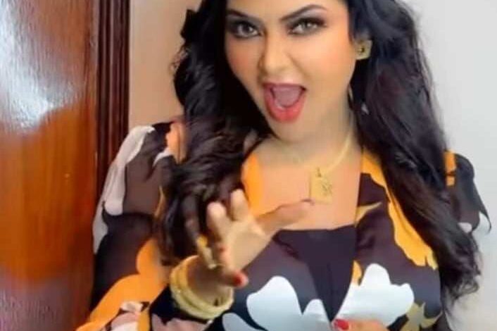 شاهد بالصورة والفيديو.. المذيعة جدية عثمان تسحر الأسافير بعد خضوعها لجلسة “ميك أب” غيرت من شكلها على يد خبيرة تجميل سودانية وتقول: (حاسة نفسي أميرة من الأميرات) 428274222 2684730685023078 6239308711880672649 n 706x470 1