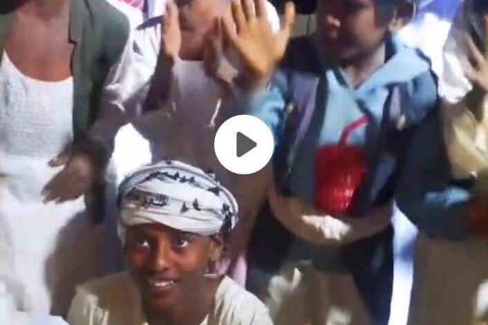 شاهد بالصورة والفيديو.. أطفال سودانيون يتفاعلون بشكل هستيري مع أغنية “ربابة” جميلة (مالك علي أنا ما بتحن) 428324697 1112777189939959 2936109671557204951 n 706x470 1