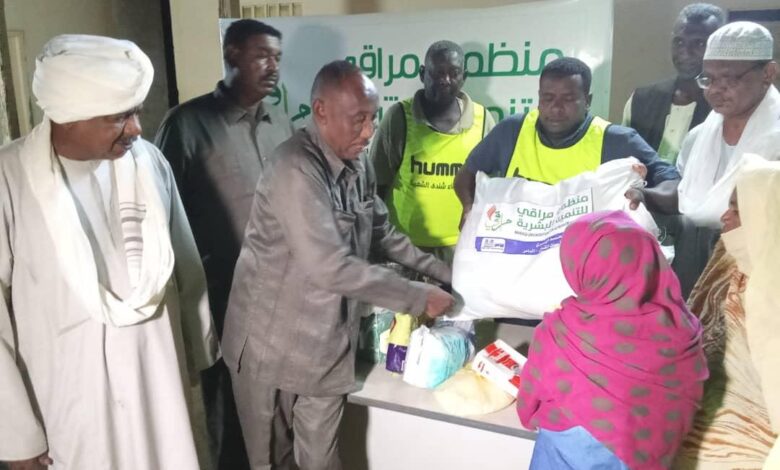 سلال غذائية لألف أسرة بمراكز الايواء بشندي 565135 Ul35QrnVYx8Pi0Jf8MI20bCmaJbj6dER