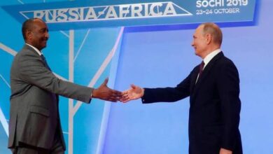 البرهان وبوتن - هل يستبدل السودان أميركا بشريك جديد؟