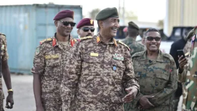 زيارة مفاجئة للبرهان إلى مصفاة الخرطوم البرهان من الكلاكلة