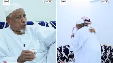 download - بالفيديو.. قصة معلم سوداني يلتقي بطلابه بعد 34 عاما في ‎الأفلاج