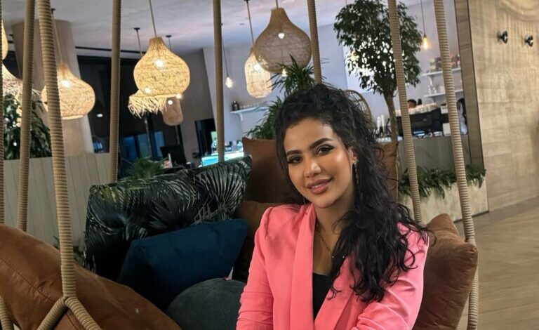 شاهد بالفيديو.. حسناء السوشيال ميديا السودانية “لوشي” تفاجئ متابعيها وتكشف عن إصابتها بمرض “بانيك أتاك” والجمهور يتعاطف معها: (سحروك وأدوك عين ما تشوفي شر) 451984654 18443572858032489 2189241821551087345 n 768x768 1 - شاهد بالفيديو.. حسناء السوشيال ميديا السودانية “لوشي” تفاجئ متابعيها وتكشف عن إصابتها بمرض “بانيك أتاك” والجمهور يتعاطف معها: (سحروك وأدوك عين ما تشوفي شر)