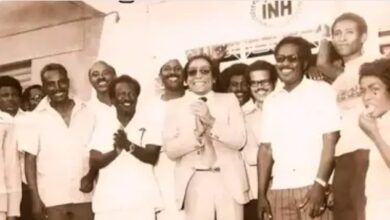 Screenshot ٢٠٢٤٠٧٠٣ ٠٩٠١١٦ - صورة نادرة للفنان عادل إمام بالسودان.. و كيف أثارت عبارة عفوية نظام نميري؟