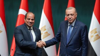 السيسي اردوغان - زيارة الرئيس المصري الأولى لتركيا.. احتفاء إعلامي عربي