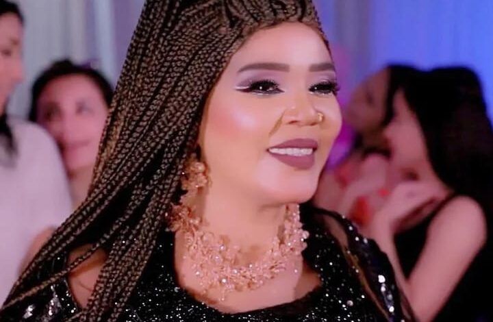 شاهد بالصور.. تعرف على حقيقة خطوبة إبنة الفنانة السودانية المصرية “جواهر” بالقاهرة 62836 جواهر - شاهد بالصور.. تعرف على حقيقة خطوبة إبنة الفنانة السودانية المصرية “جواهر” بالقاهرة