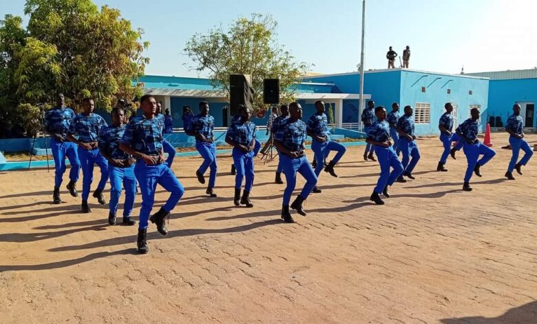 مدير شرطه ولاية النيل الأبيض يستقبل أسري الشرطة الذين تم تحرريهم من معتقلات المليشيا المتمردة بجبل أولياء FB IMG 1730041020339 - مدير شرطه ولاية النيل الأبيض يستقبل أسري الشرطة الذين تم تحرريهم من معتقلات المليشيا المتمردة بجبل أولياء