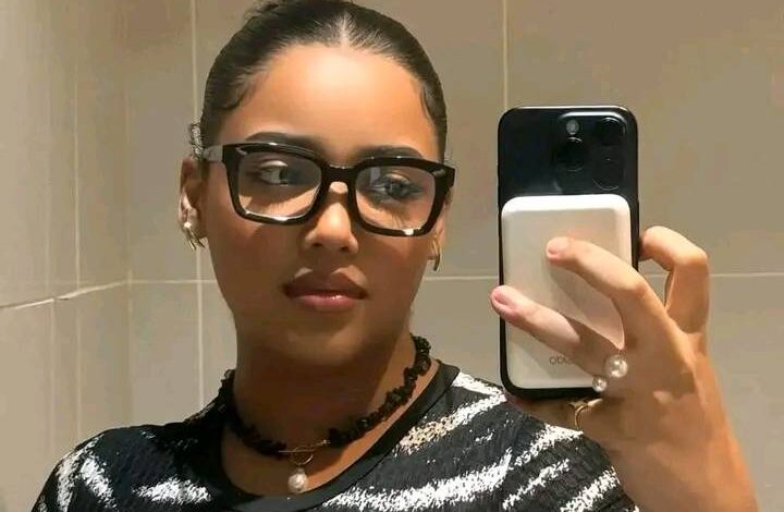 شاهد بالصورة.. إبنة الفنانة ندى القلعة تبهر المتابعين وتسحب الأضواء من والدتها بجمالها الملفت والجمهور يتغزل: (أندى وأجمل من أمها) ود ندى القلعة - شاهد بالصورة.. إبنة الفنانة ندى القلعة تبهر المتابعين وتسحب الأضواء من والدتها بجمالها الملفت والجمهور يتغزل: (أندى وأجمل من أمها)