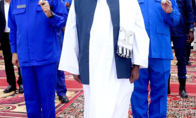 وزيرالداخلية يهنئى الشعب السودانى والقوات المسلحة بالانتصار على المليشيا المتمردة ويؤكد إنتشار الشرطة فى كافة المناطق المحررة FB IMG 1743336395626 - وزيرالداخلية يهنئى الشعب السودانى والقوات المسلحة بالانتصار على المليشيا المتمردة ويؤكد إنتشار الشرطة فى كافة المناطق المحررة