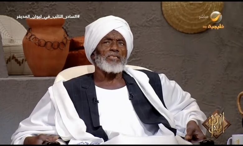 الساحر التائب يحكي قصة عقرب بحجم الهيلكوبتر وسحره لمبارة الهلال الساحر التائب حامد - الساحر التائب يحكي قصة عقرب بحجم الهيلكوبتر وسحره لمبارة الهلال