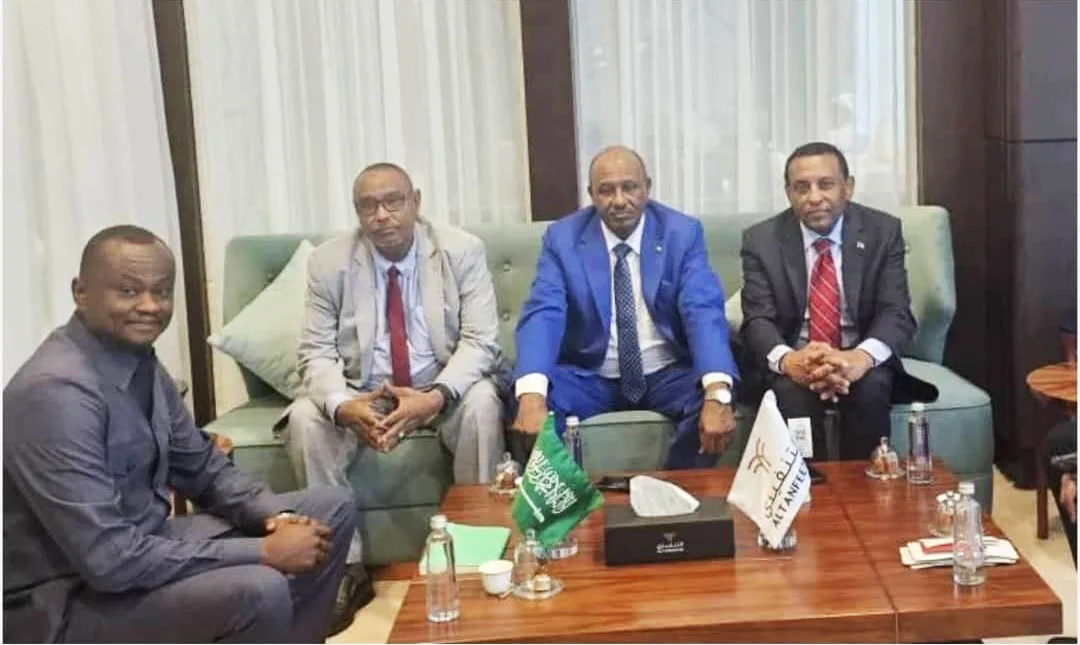 كامل ادريس 1