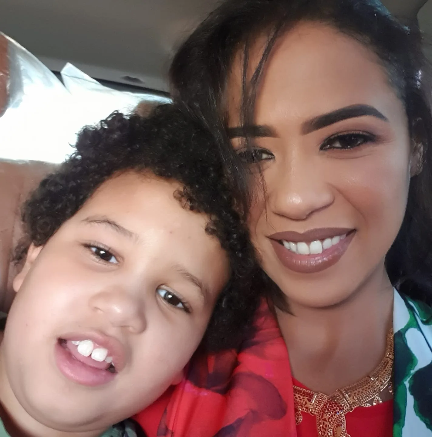 نسرين عجاج: نانسي انتي كنتي نكرة و حفلاتك كلها برعاية جهاز الأمن .. وكيزان شنو الشوهو سمعتو عشانك؟ نسرين عجاج