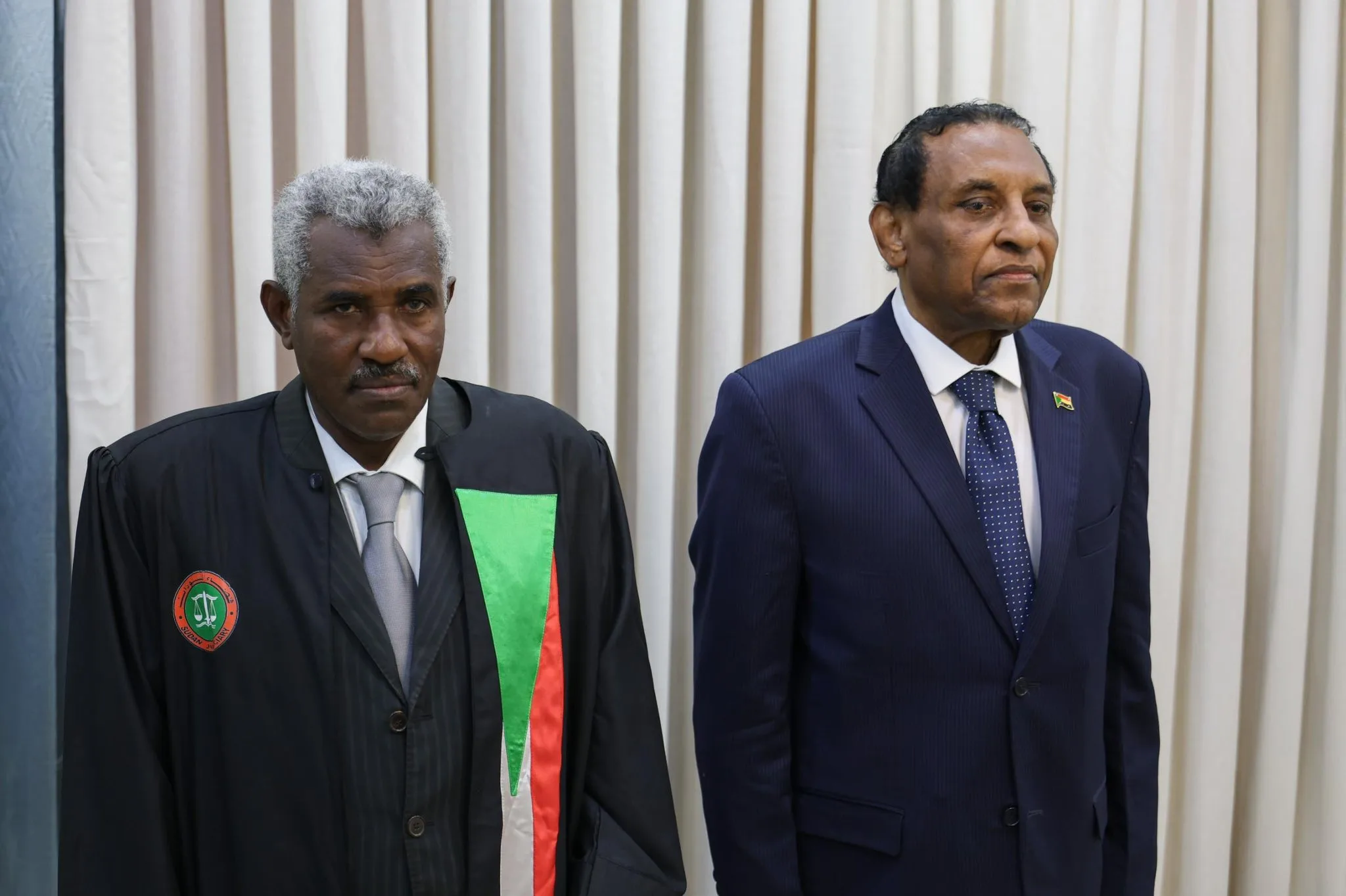 رئيس الوزراء يُعلن قرب عودة المجلس الطبي وتيسير إجراءات تسجيل الأطباء كامل ادريس