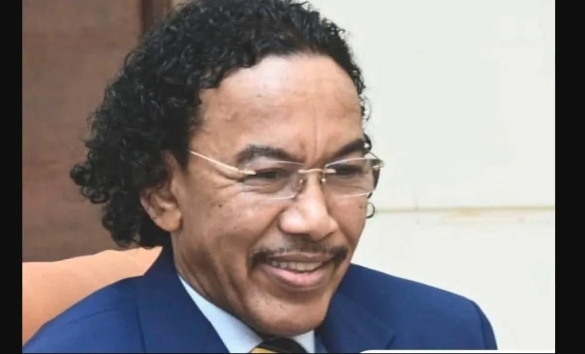 ماهي الصفة التي يرافق بها حسين الحفيان وفد رئيس الوزراء إلى السعودية حسين الحفيان