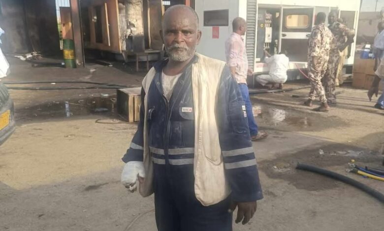 بطل من بورتسودان.. عامل يخاطر بحياته لإنقاذ مستشفى من الحريق عمر شروم - بطل من بورتسودان.. عامل يخاطر بحياته لإنقاذ مستشفى من الحريق
