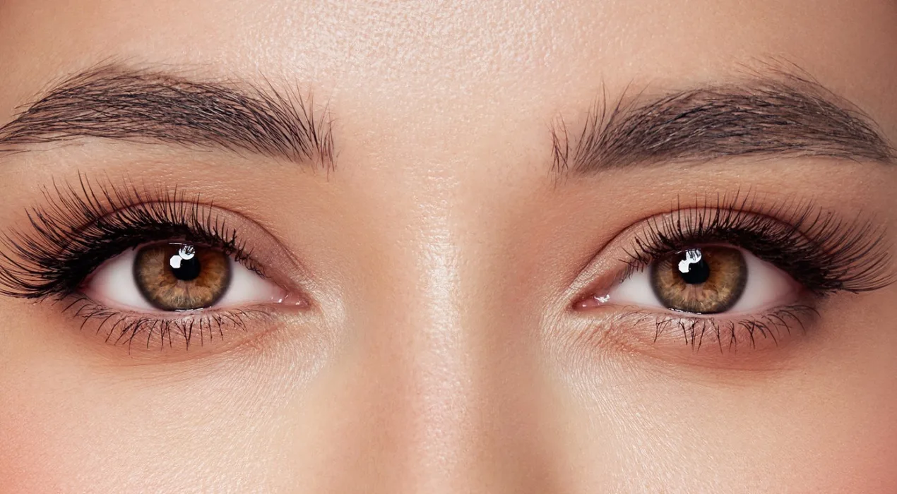 أعراض وطرق علاج الاستيجماتيزم (ازدواجية الرؤية)