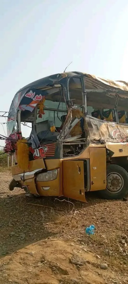 🔴 تصادم مميت على طريق بورتسودان-كسلا يخلف ضحايا بين بص جسكابو وشاحنة انقلاب بص جسكابو