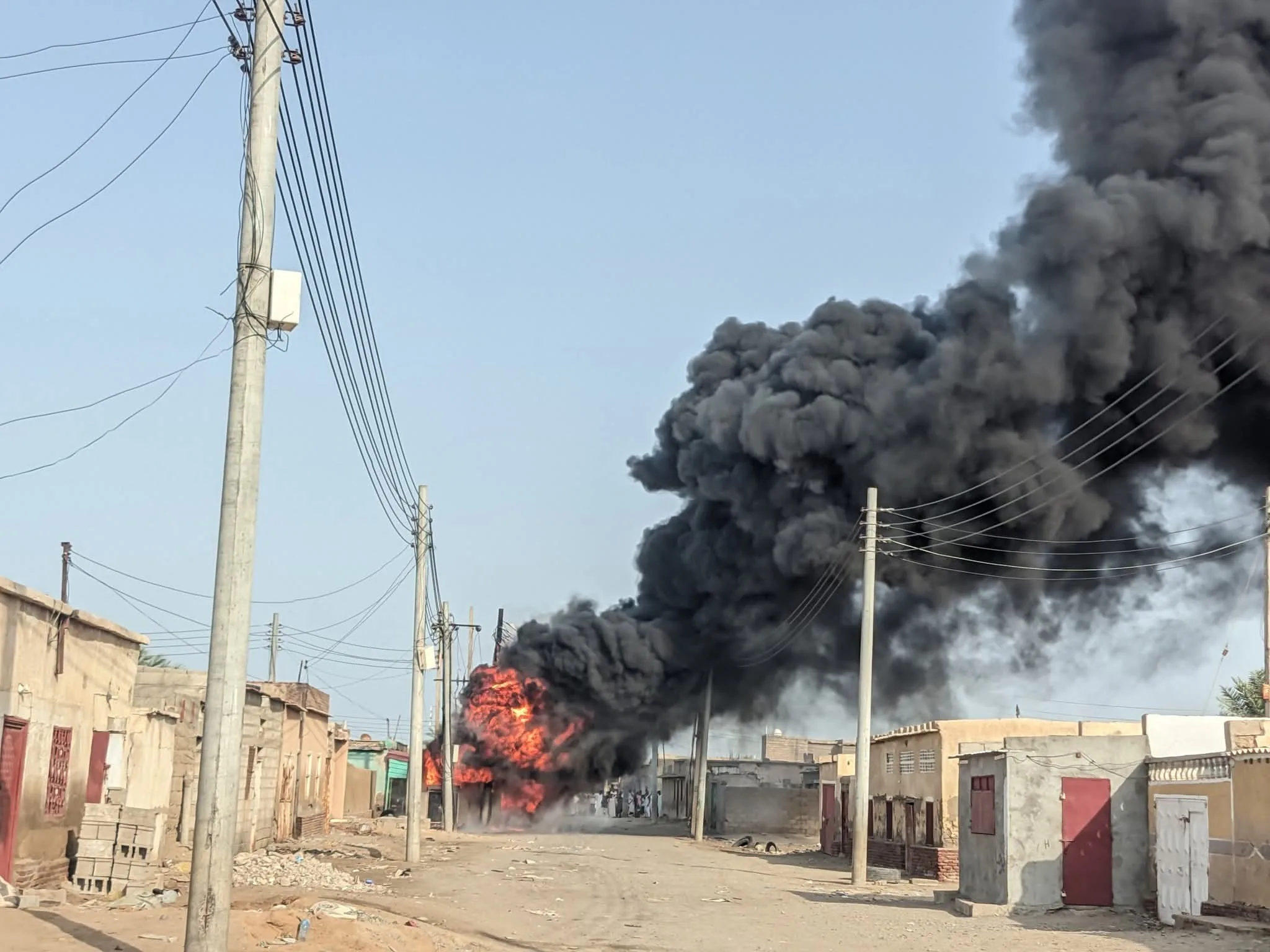 اندلاع حريق في محول كهرباء ديم النور ببورتسودان حريق محول بورتسودان