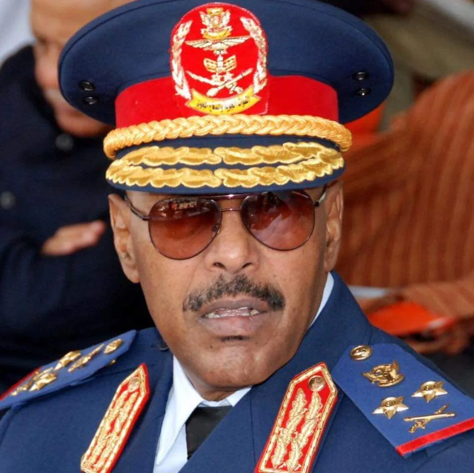 أنباء عن إطلاق سراح الفريق عبد الرحيم محمد حسين عبد الرحيم محمد حسين