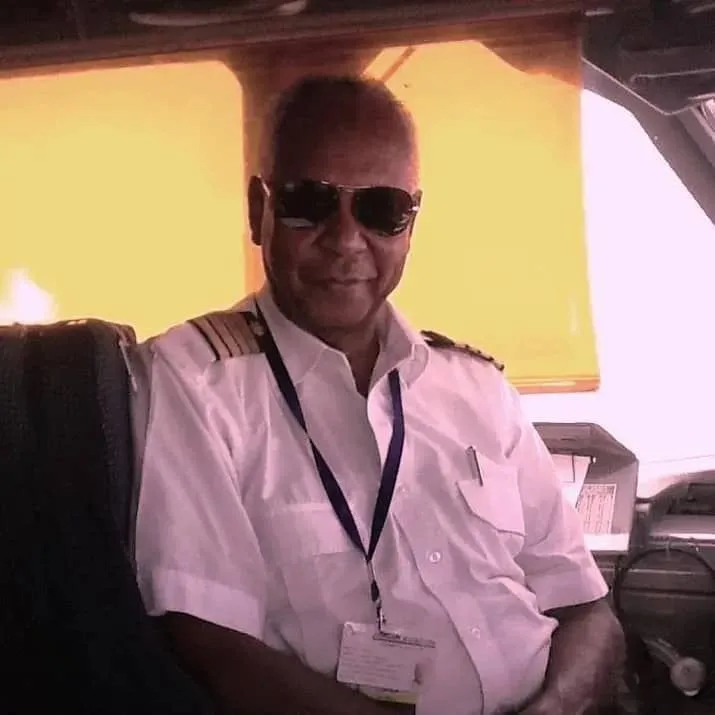 أول الشهادة السودانية الذي اختار التحليق ..كابتن عمر علي حسن حجازي كابتن عمر علي حسن حجازي