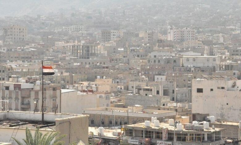 أزمة إنسانية في اليمن.. "الغذاء العالمي" يعلّق مساعداته بمناطق الحوثيين بعد احتجاز 15 موظفًا أمميًا اليمن - أزمة إنسانية في اليمن.. "الغذاء العالمي" يعلّق مساعداته بمناطق الحوثيين بعد احتجاز 15 موظفًا أمميًا