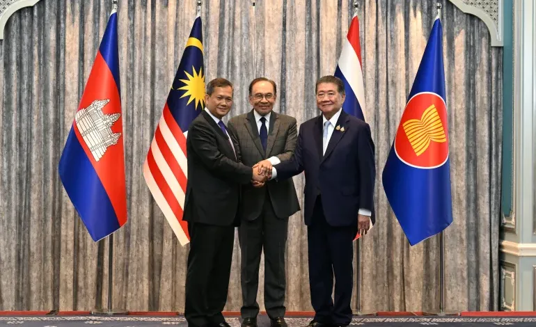 سببها "أولوية الصلاة" ..الحرب بين تايلاند وكمبوديا تايلاند كمبوديا