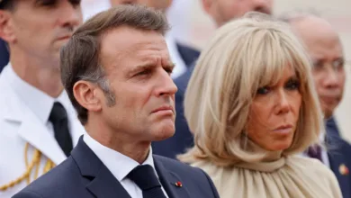 ماكرون و زوجته