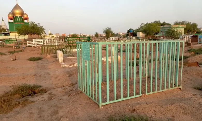 تشييع رفات الشهيد جاسم عثمان في مقابر حمد النيل مقابر حمد النيل