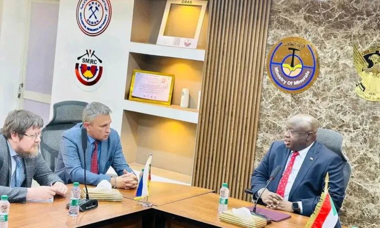 وزير المعادن يلتقي السفير الروسي لدى السودان وزير المعادن