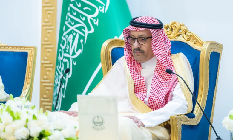 قبل يوم من القصاص.. شفاعة أمير الباحة تنقذ حياة مواطن حسام بن سعود