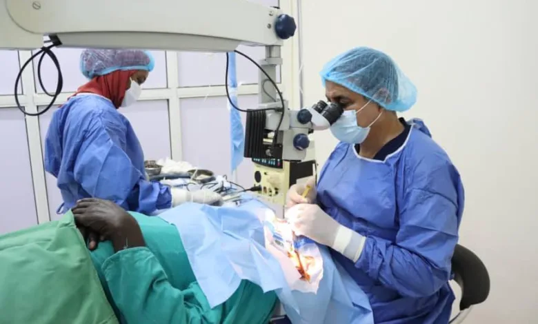 تدشين العمليات الجراحية بمستشفى الوالدين للعيون بأم درمان مستشفى العيون