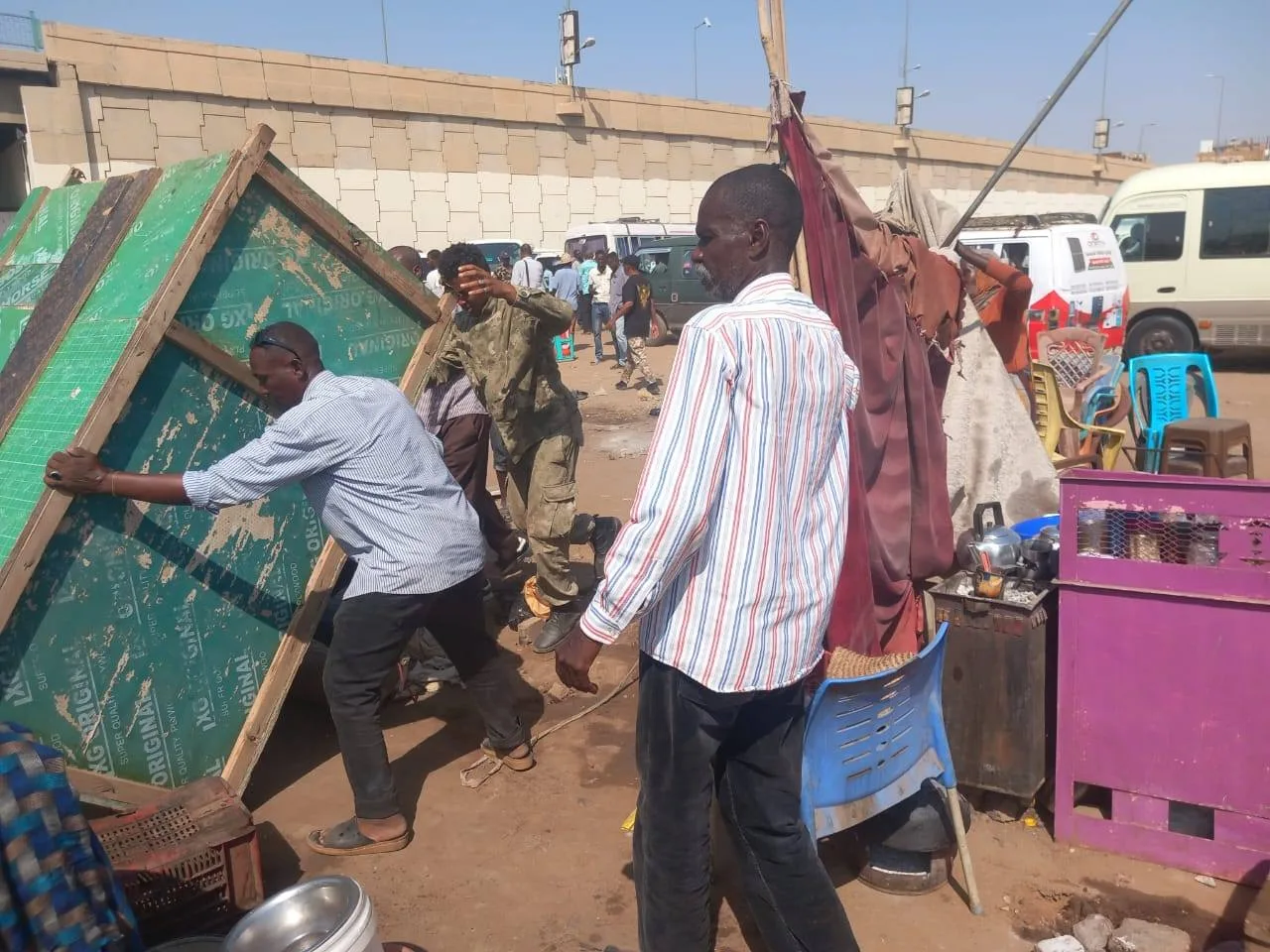 حملة أمنية واسعة بمحلية الخرطوم لإغلاق مقاهي الشيشة وإزالة العشوائيات ازالة مخالفات الخرطوم