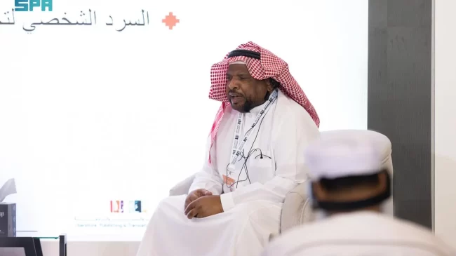 محمد بلو في معرض الرياض للكتاب.. كفيف تحدى الإعاقة و أصبح من أبرز الكتاب iVL1ICJtOYqxbXe5maGsBde8DFtF06qiRbvZJfZW 650x365 1