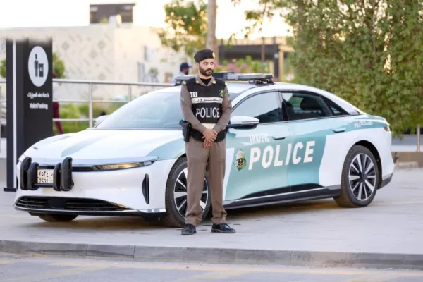 المرور السعودي يحدد مخالفات تعاقب بالترحيل